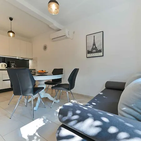 In 42463 Apartment Trogir