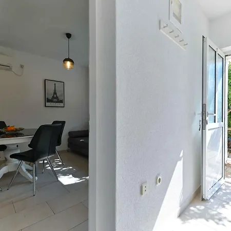 In 42463 Apartment Trogir